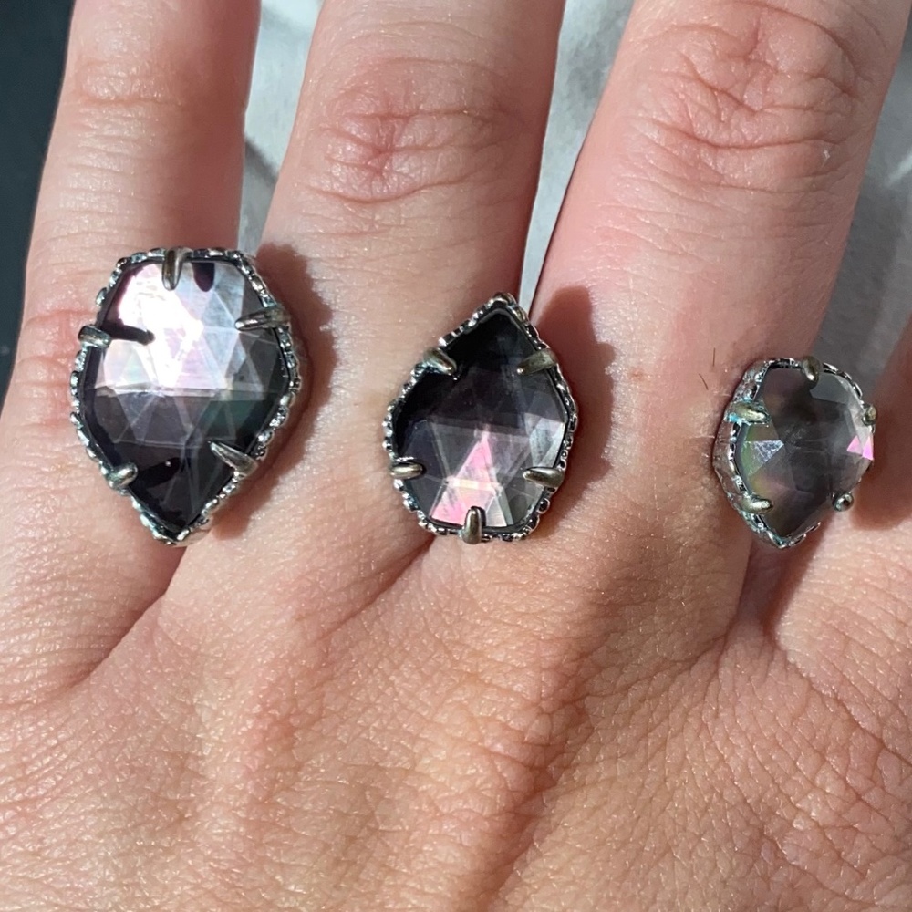 Kendra Scott Naomi Ring in Black Mother of Pearl